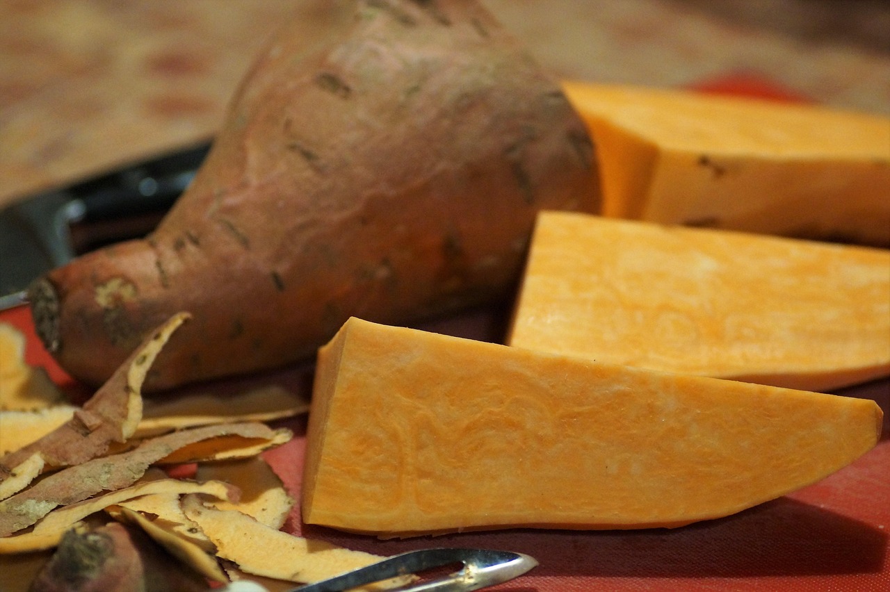 Prepping Your Sweet Potatoes (image credits: pixabay)