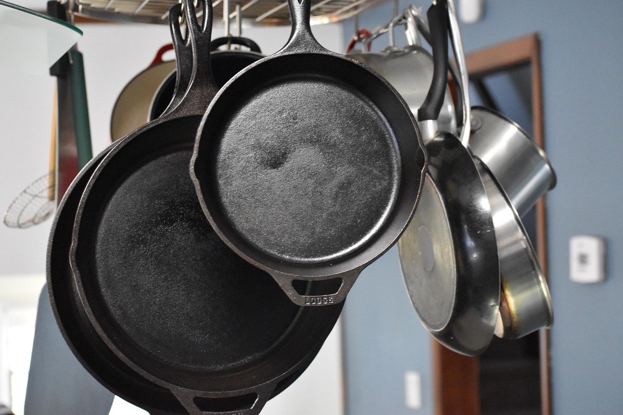 How to Properly Use and Care for Cast Iron Pans