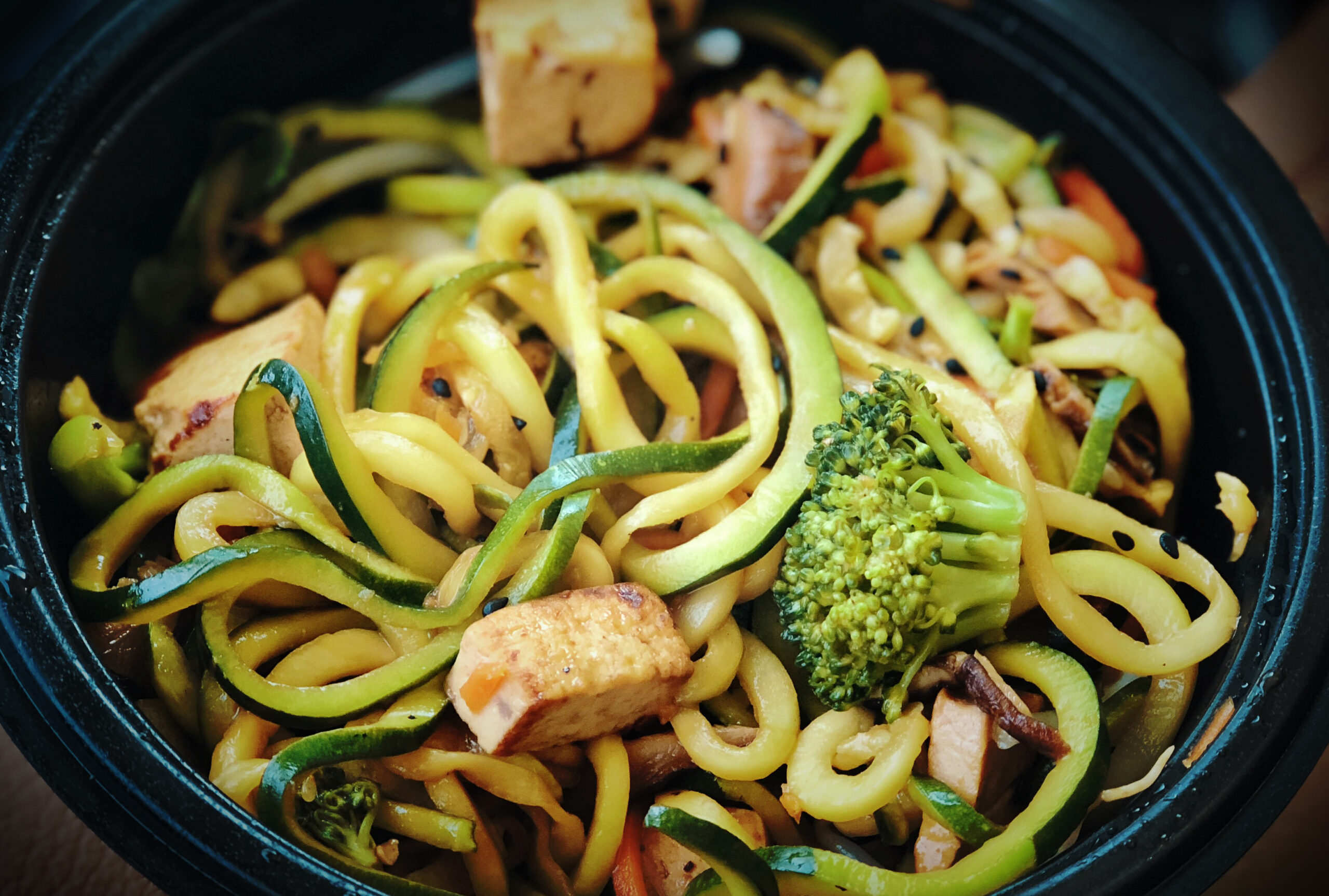 Zoodle Bowls: The Fast, Fresh, and Gluten-Free Dinner Solution
