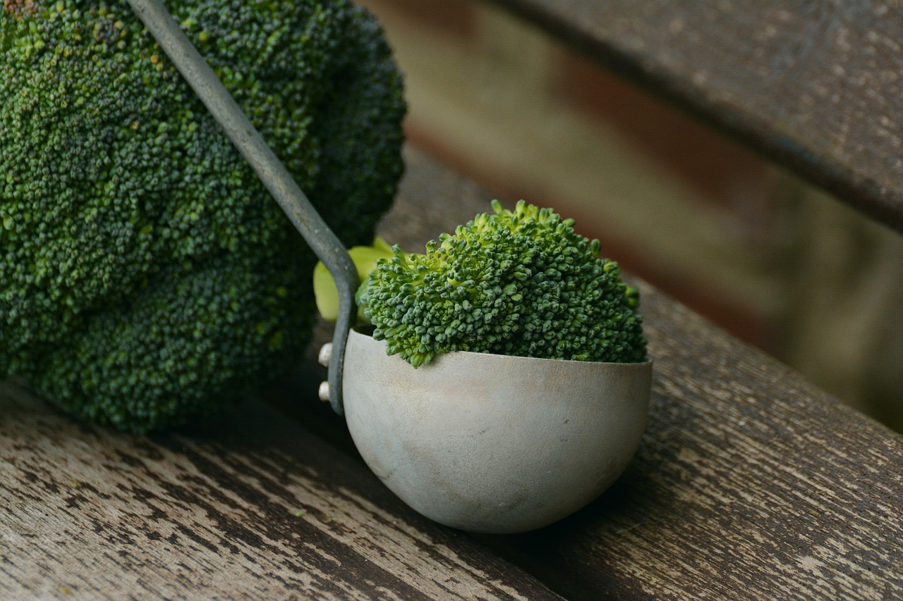 15 Everyday Foods That Boost Brain Health