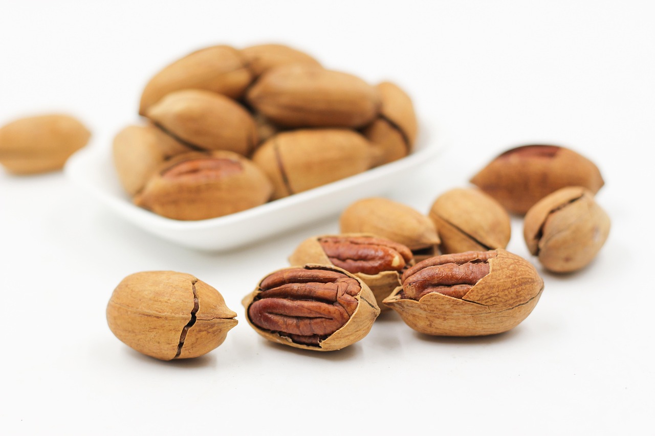 Top 10 Healthiest Nuts – Ranked From Best to Worst!