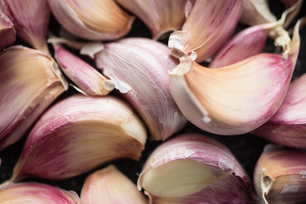 What Every Beginner Gets Wrong About Cooking With Garlic