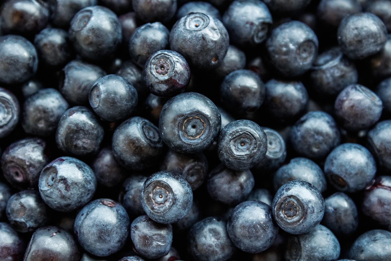 Top 8 Whole Foods That Support Natural Detox and Hormone Reset