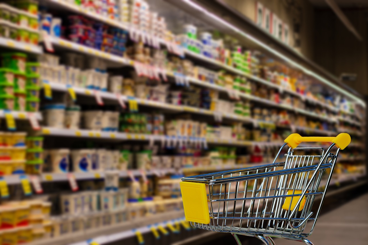 Top 10 Grocery Shopping Tips From Food Safety Experts
