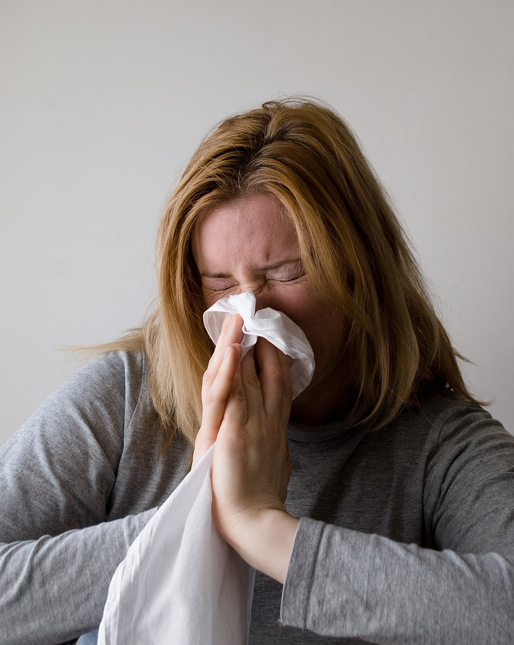 7 Early Signs of Deficiencies That Affect Energy—and How to Eat Well