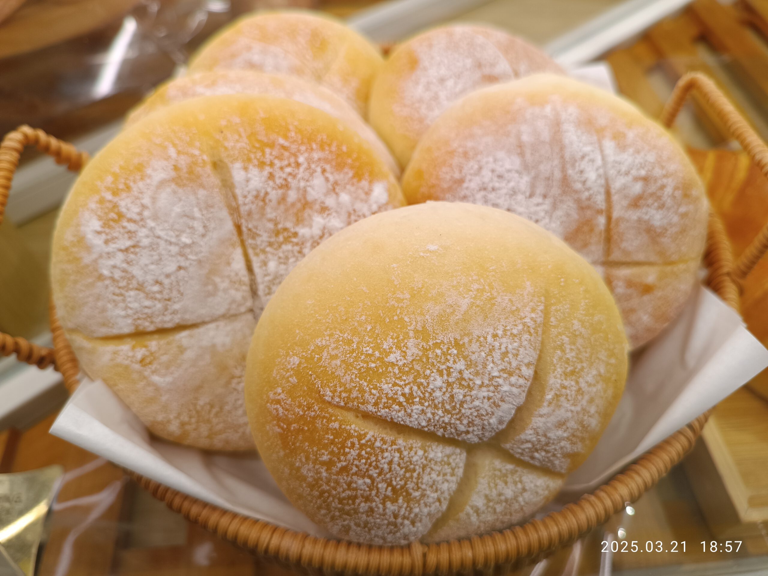 Sourdough vs. Cloud Bread: 2025's Trend