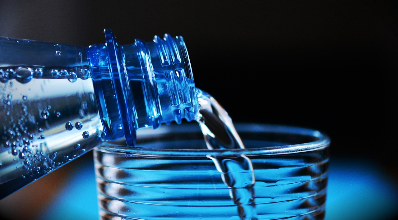 How Hydration Affects Metabolism and Hunger