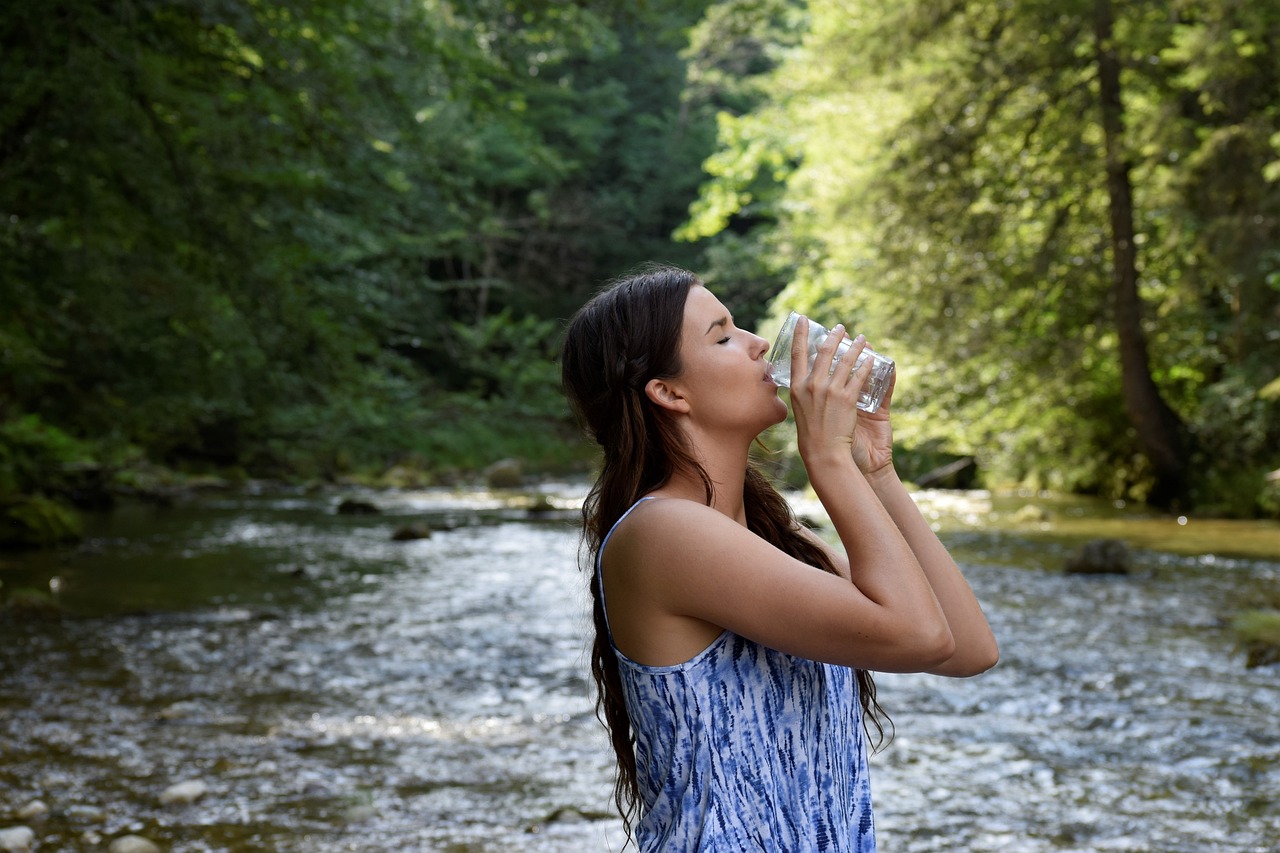 How Hydration Affects Metabolism and Hunger