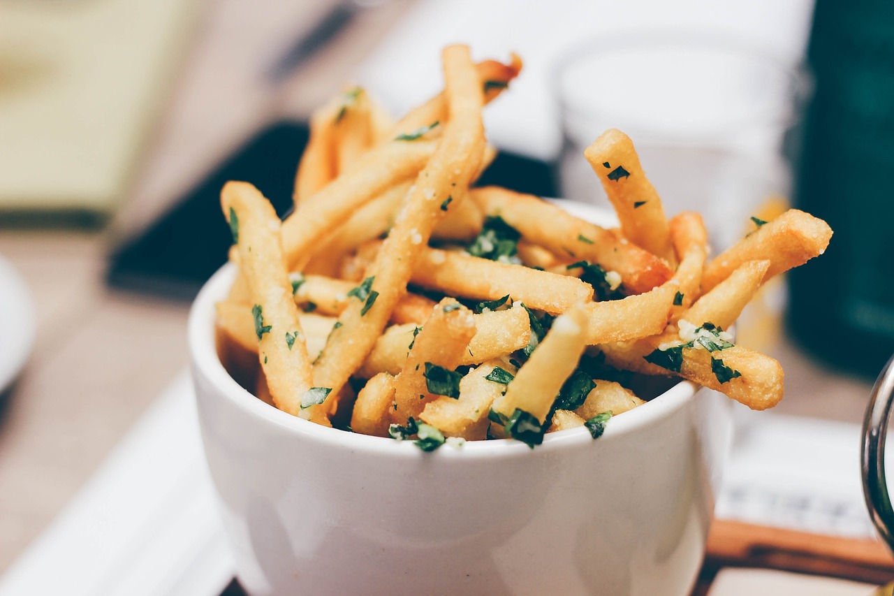 6 Harmful Foods to Avoid, 5 That Actually Help Your Health