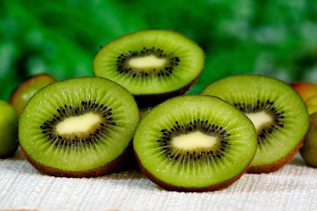 10 Anti-Aging Fruits That Keep You Looking Younger