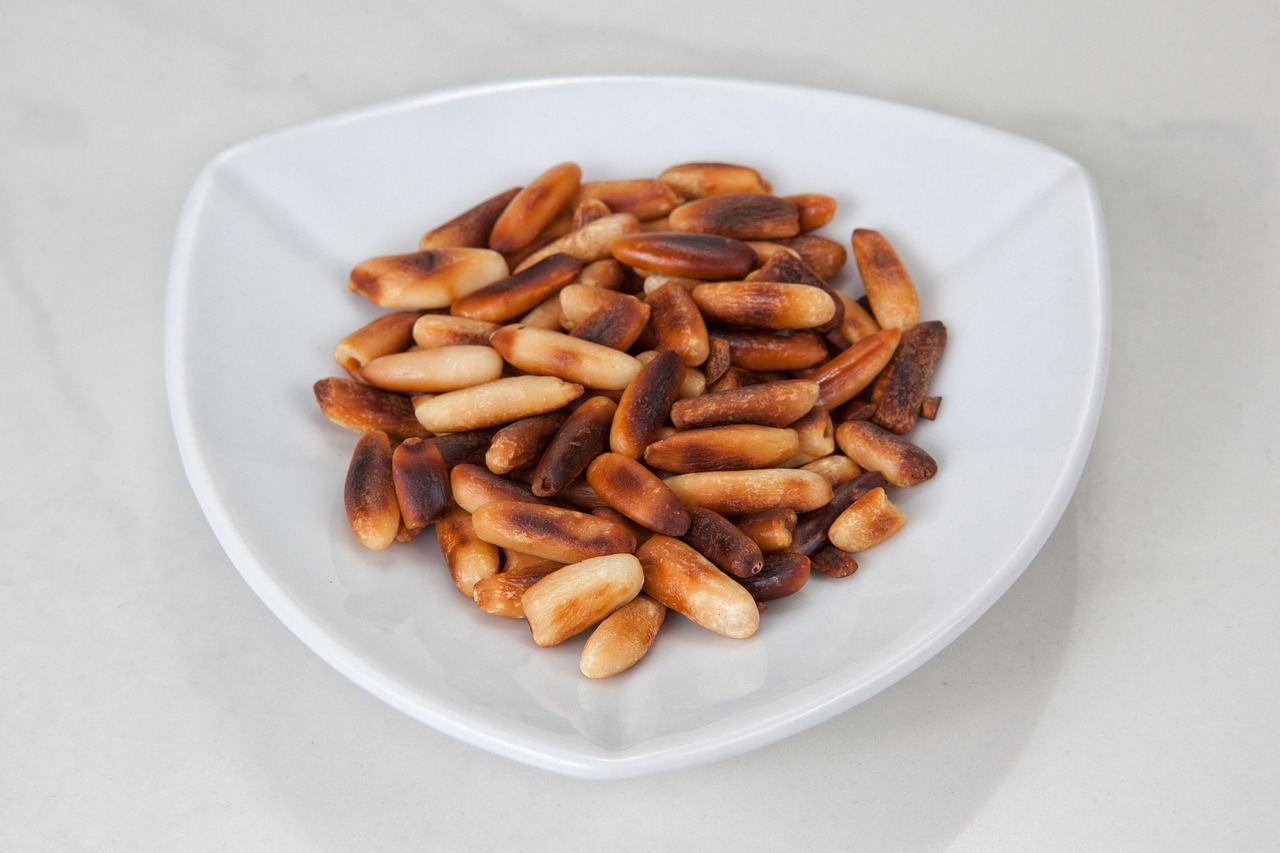 10 Healthiest Nuts, Listed from Worst to Best