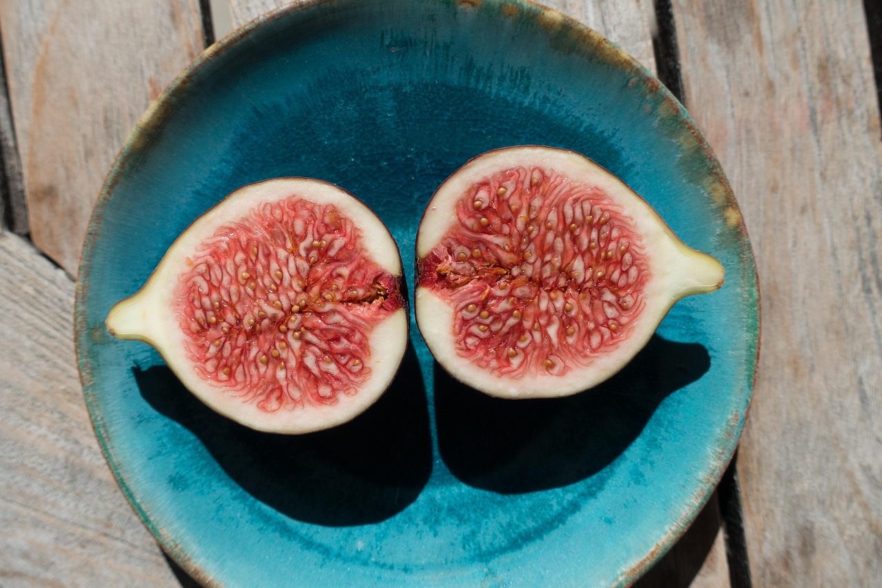 10 Fruits Nutritionists Avoid When Cutting Sugar