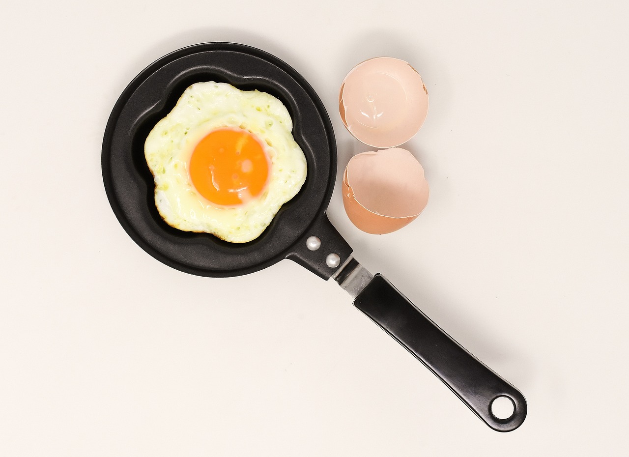 6 Cooking Habits That Ruin Your Nonstick Pans (And Most People Still Do Them)