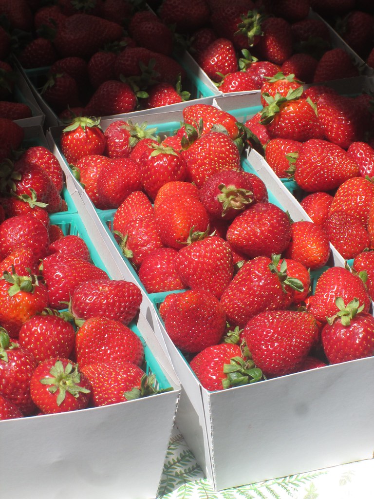 The Only 6 Fruits Dietitians Say You Should Eat Every Week