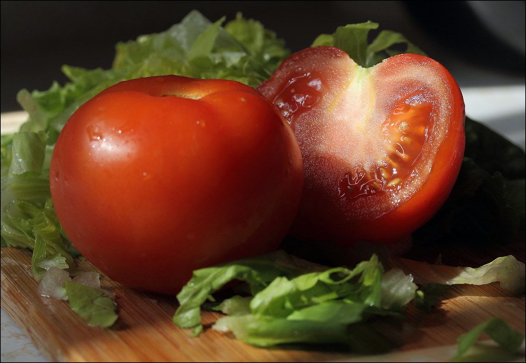 12 Fruits and Veggies You Should Never Store Together (But Most People Do)