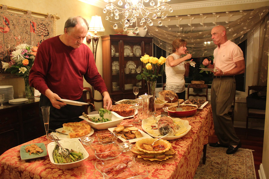 The Town Where Everyone Has Dinner at 4PM (and Other Eating Habits)