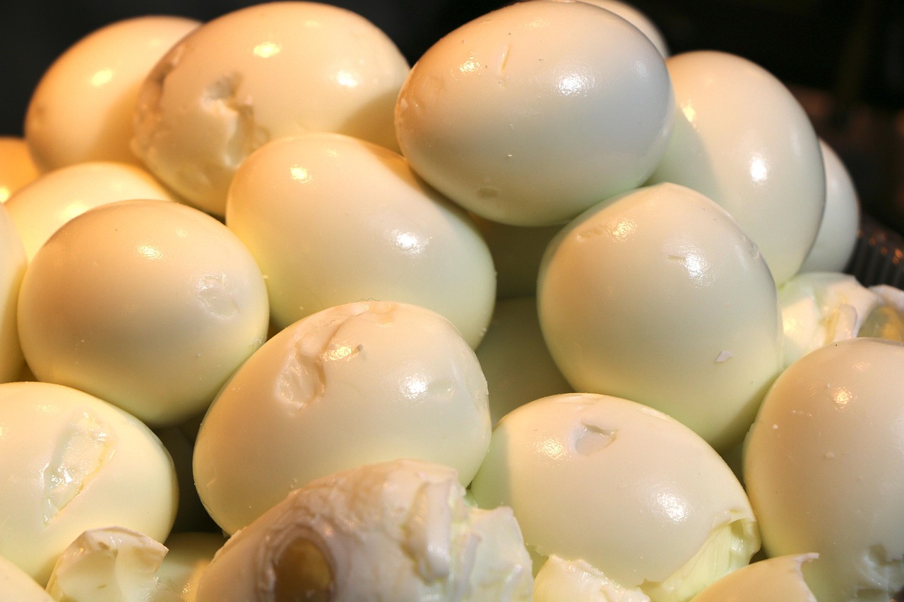 9 Healthy Snacks for Weight Loss—and 3 That Can Make You Gain