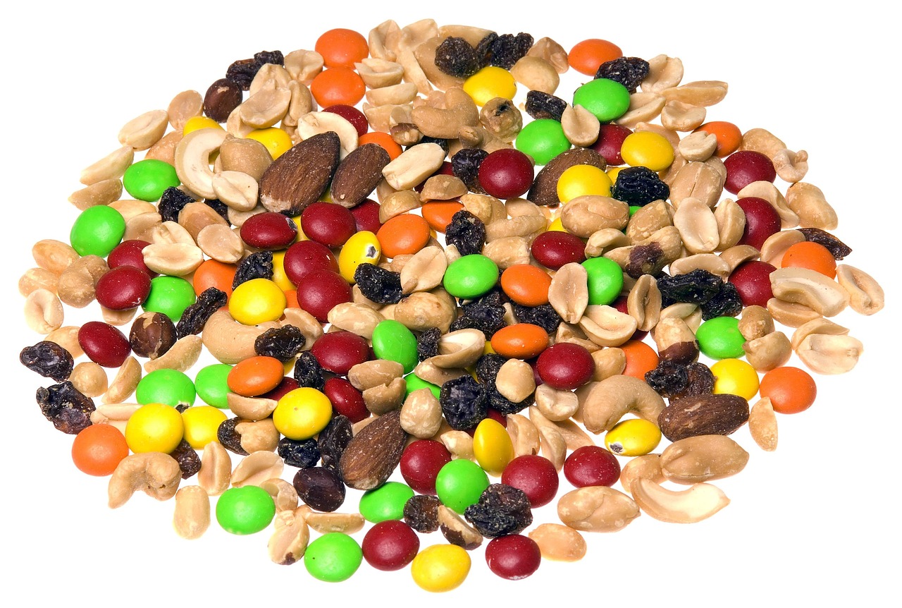 10 Common Snacks That Burn Fat—And 7 That Backfire Fast
