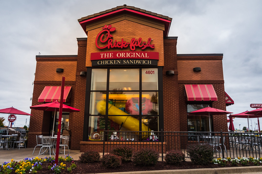 6 Beloved Fast-Food Spots—and 2 That Are Falling Behind