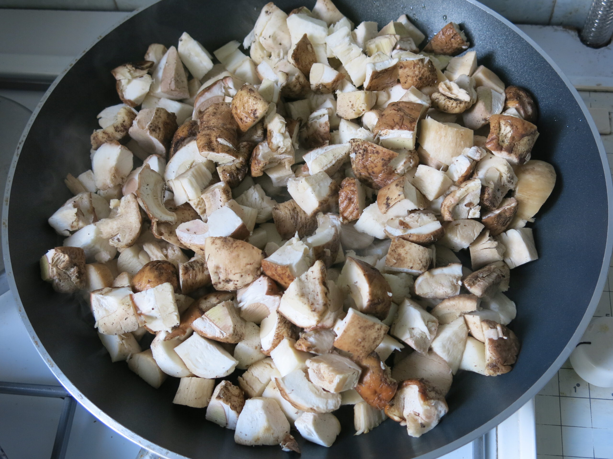 12 Foods That Turn Toxic When Reheated (Even As Meal Preppers Use Them Weekly)