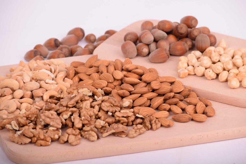 "Almonds vs. Cashews: Which Nut Is Really Worth the Hype?"