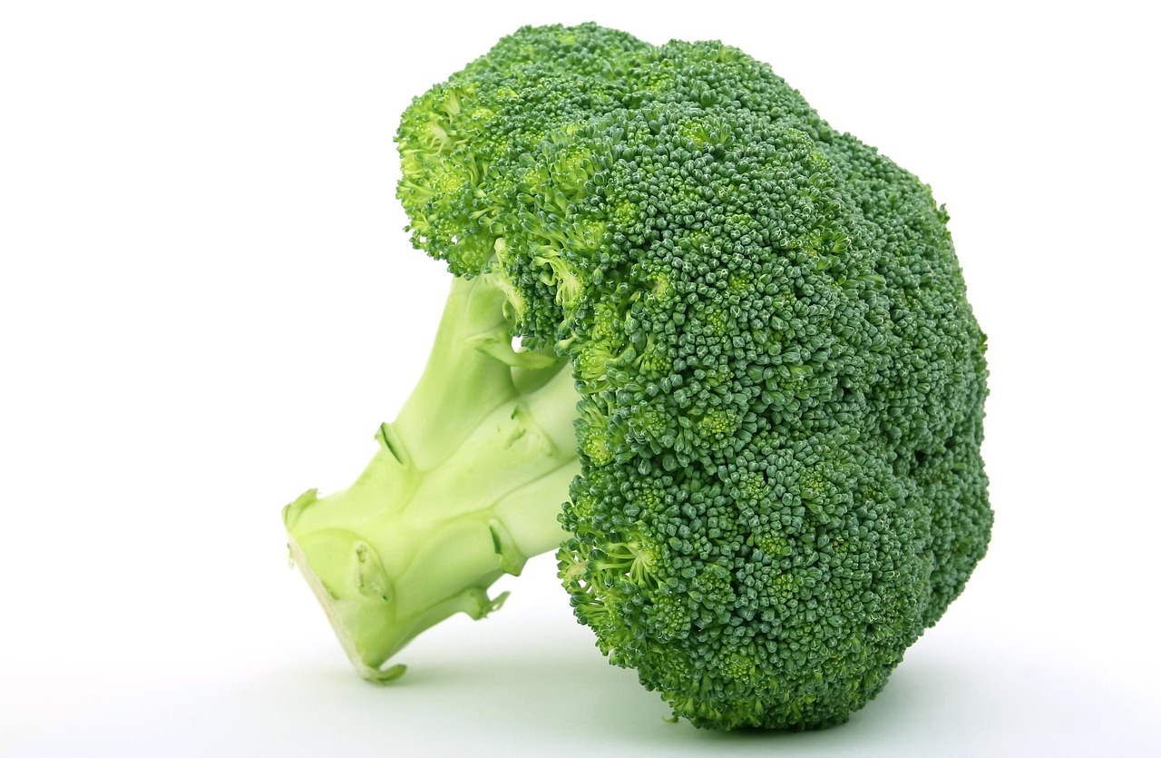 11 Kitchen Scraps Worth More Than the Food You Ate (But Everyone Throws Them Away)
