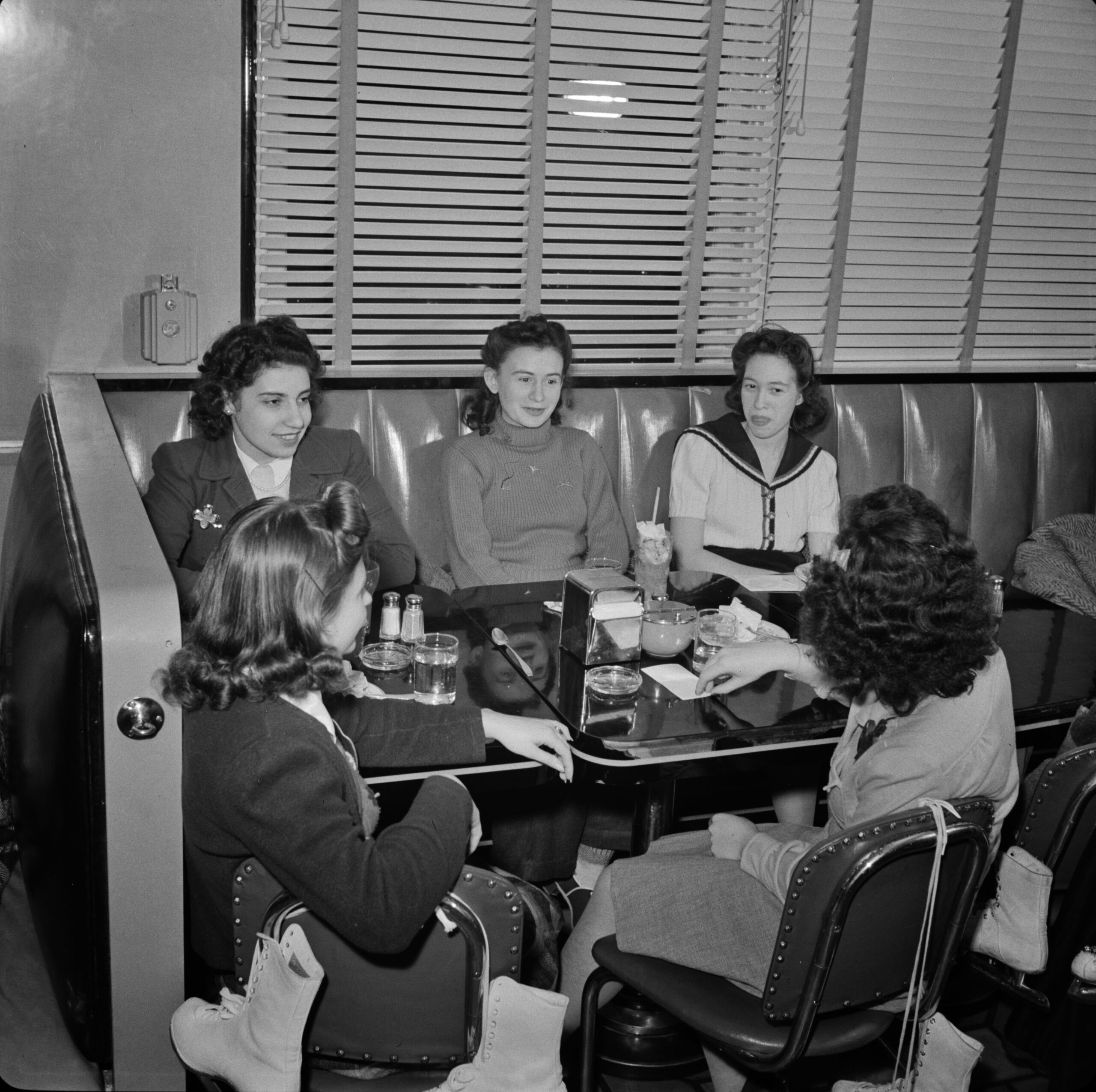 7 Classic Restaurant Chains Your Grandparents Loved