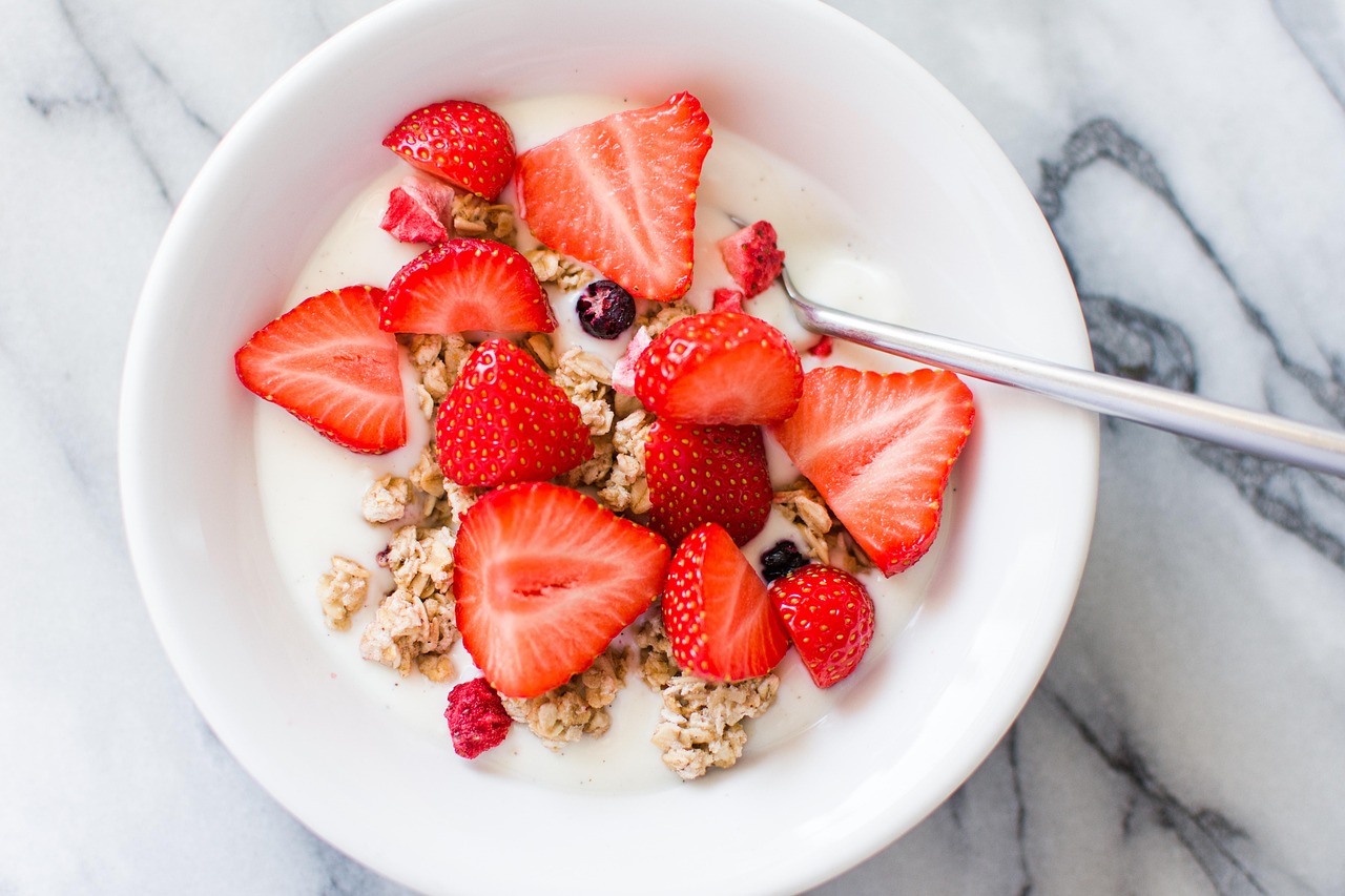 10 Berries Frequently Added To Breakfasts And Desserts