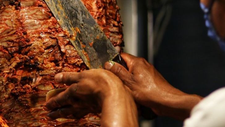 What Beginners Should Know Before Ordering Shawarma