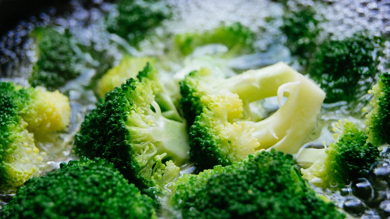 15 Vegetables, Grains, Seeds, And Fruits That Gain Nutrition When Boiled