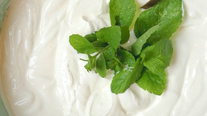 10 Healthy Snacks For Weight Loss According to Experts