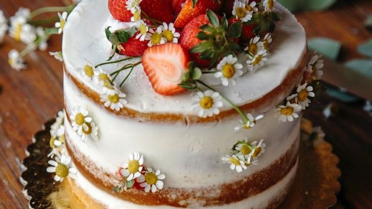 The Wedding Cake Trend From the 1970s Making a Comeback