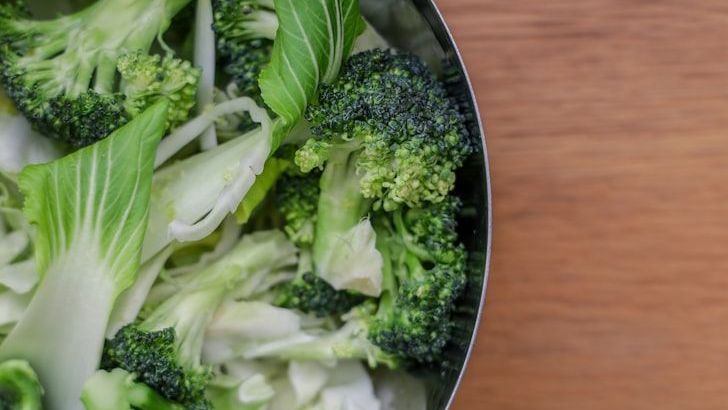 14 Everyday Foods Picky Eaters Mostly Refuse Like Broccoli, Onions, And Peas