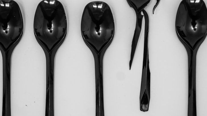 12 Common Kitchen Items Like Plastic Containers That Could Be Poisoning You