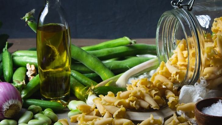 5 Cooking Oils That Destroy Flavor, According to Culinary Experts