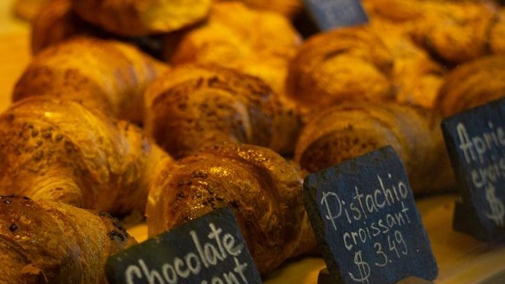 10 Menu Psychology Hacks You Can Learn to Avoid Spending More Than Planned