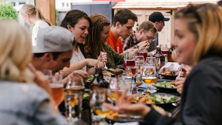 11 Dining Secrets Food Critics Urge Every Customer to Know Before Eating Out