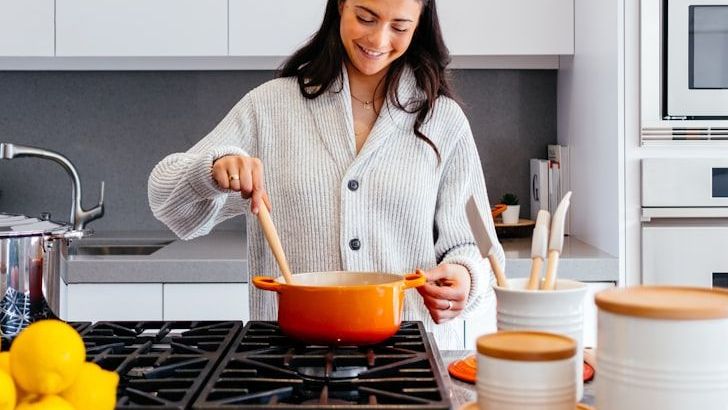 11 Kitchen Mistakes Experts Suggest You Stop Making for Better Flavor