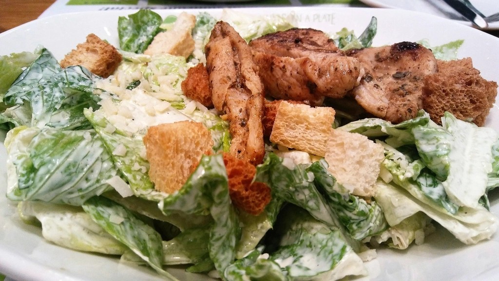 12 Ways Restaurants Make Salads Worse - Here's How Dietitians Say to Spot It