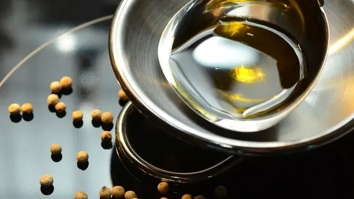 12 Cooking Oil Myths Chefs and Nutritionists Recommend Rethinking