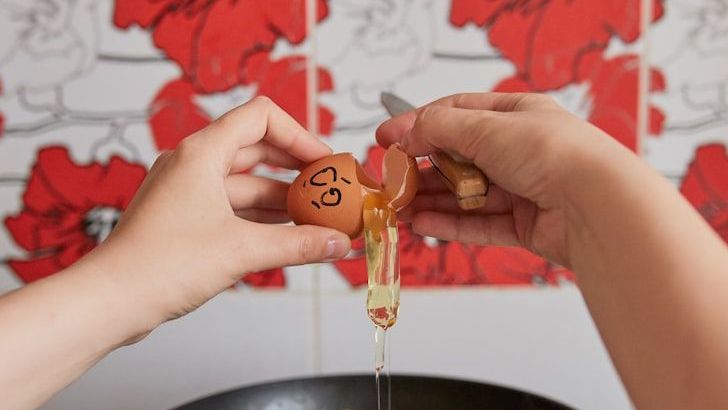 Common Mistakes Home Cooks Make When Cooking Scrambled Eggs, Chefs Reveal