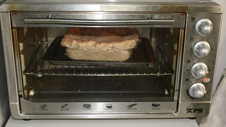 11 Kitchen Habits That Waste Money - Home Economists Warn