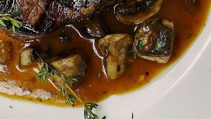 Chef Shares 6 Dishes To Always Order At A Steakhouse And 4 To Skip