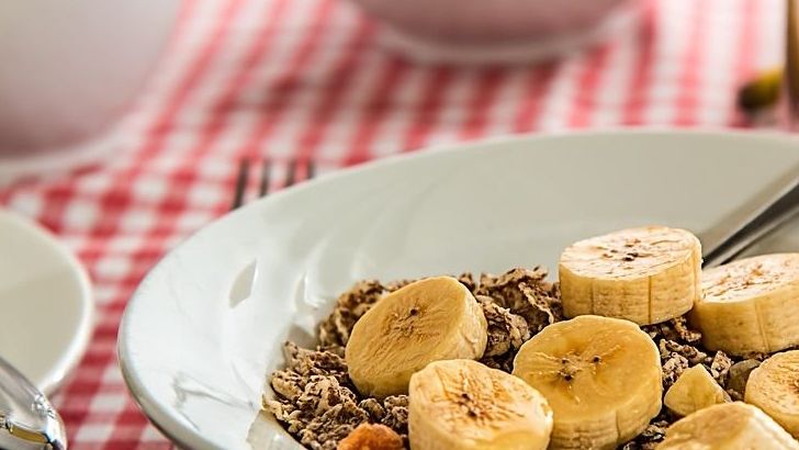 7 Breakfast Foods Doctors Recommend For Heart Health, Nutritionists Report