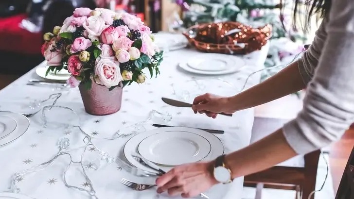 10 Dining Etiquette Rules That Barely Anyone Follows Anymore