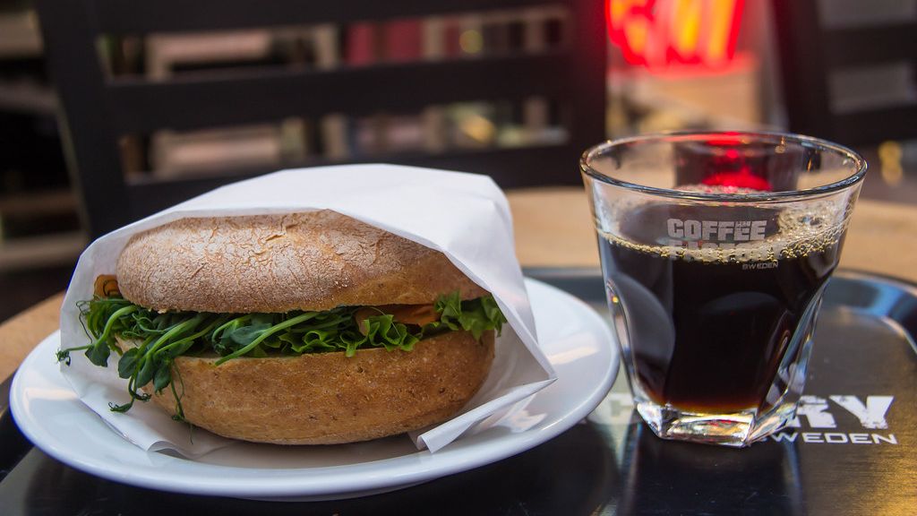 12 Restaurant Meals That Often Cost Less Than Cooking Them at Home