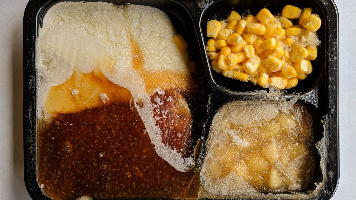 6 Throwback Meals Middle-Class Families Served All Through the 1960s (Remember Any?)