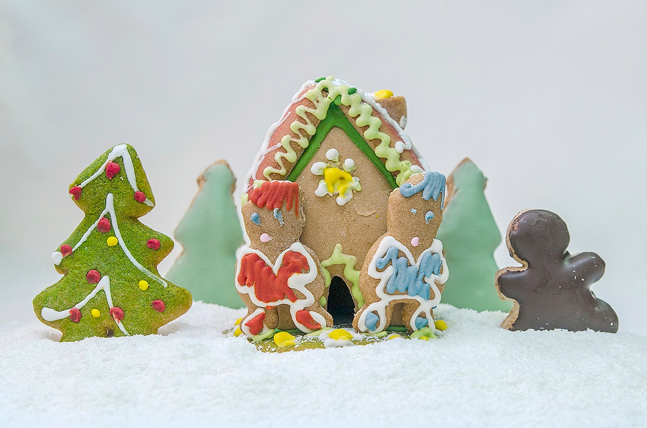 How to Assemble a Stunning (and Sturdy) Gingerbread House