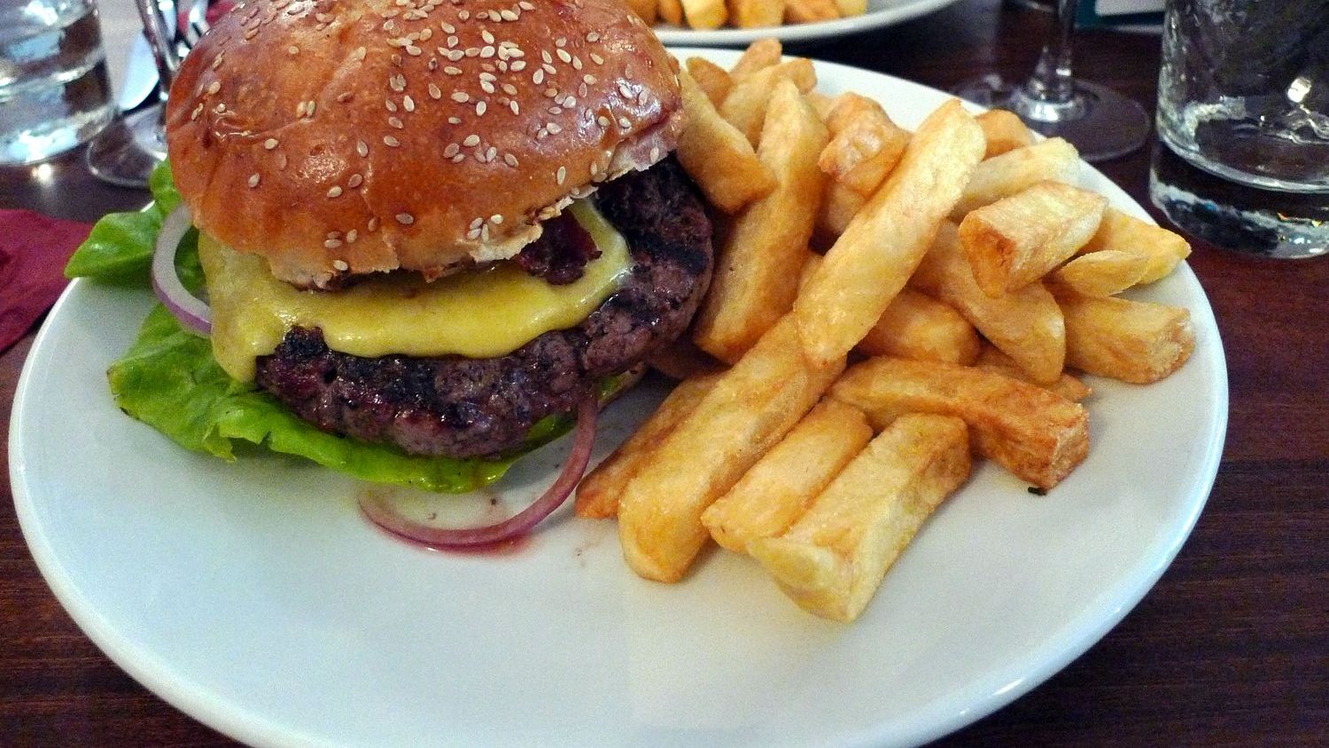 The $100 Hamburger: When Does Luxury Food Become a Rip-Off?