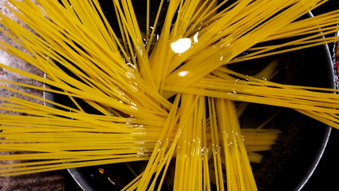 Stop Boiling Your Pasta in Water: The "Risotto Method" Changes Everything